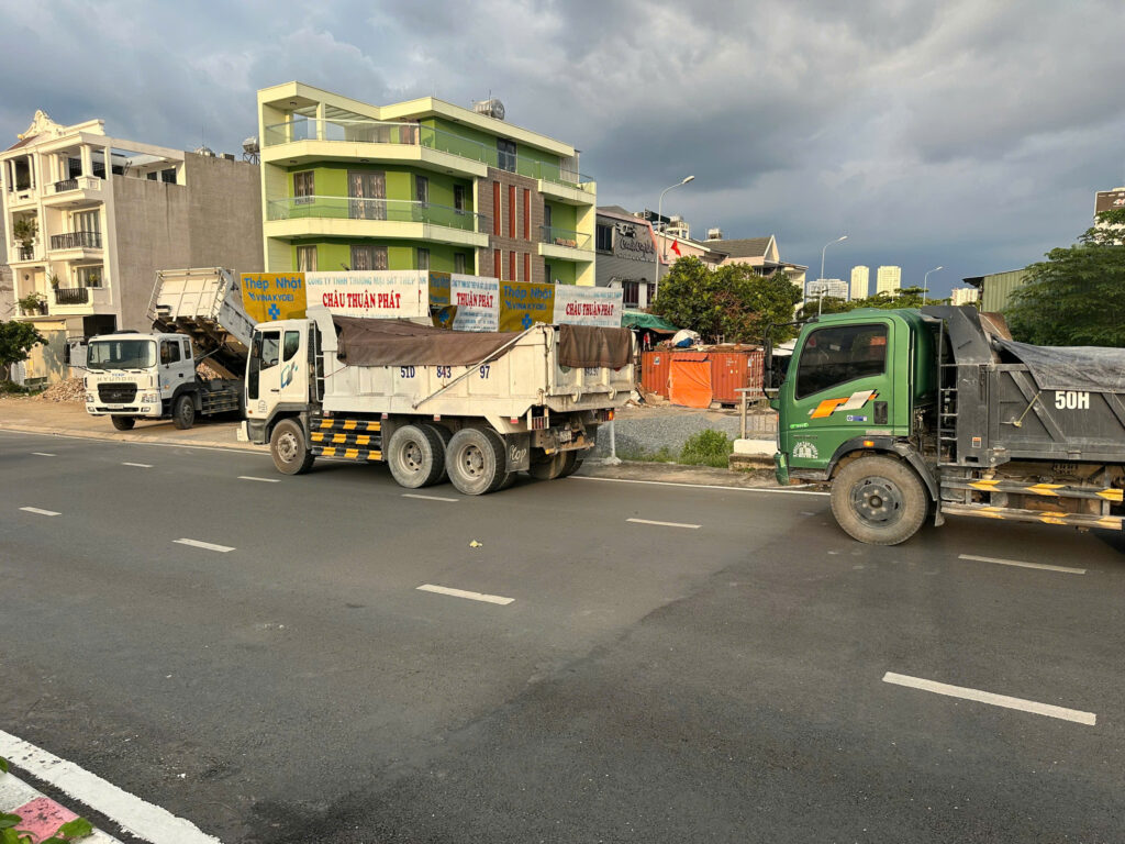 cty chúng tối có xe từ 1 tấn đến 30 tấn 