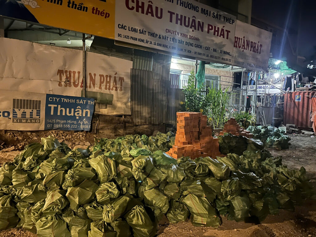 kho bãi chúng tôi lúc nào cũng có hàng dự trữ